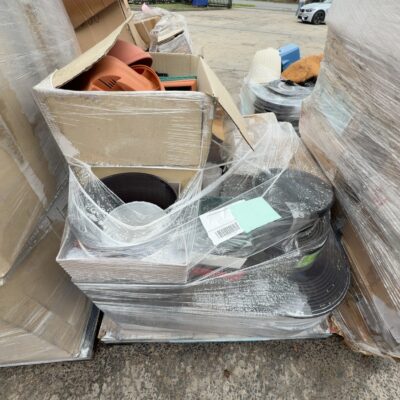 PALLET OF ASSORTED GARDENING SUPPLIES #3