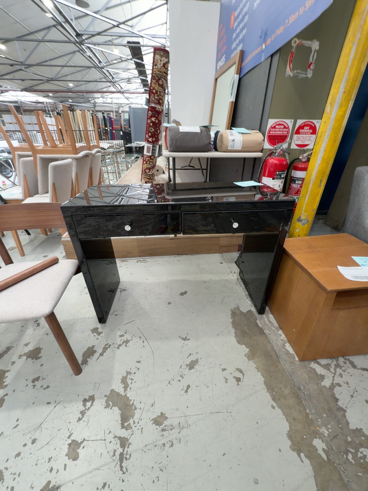 NEW BLACK GLASS DRESSER/CONSOLE TABLE, 2 DRAWERS, AU0320 NEW BLACK GLASS DRESSER/CONSOLE TABLE, 2 DRAWERS, AU0320