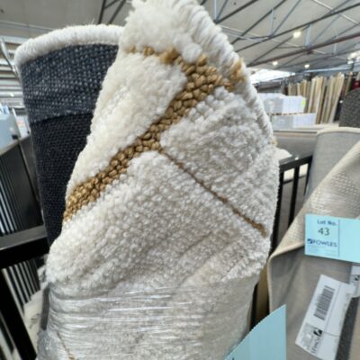 EX DISPLAY RUG - SOLD AS IS, APPROXIMATE SIZE 150 - 160CM WIDE X 210 - 230CM LONG EX DISPLAY RUG - SOLD AS IS, APPROXIMATE SIZE 150 - 160CM WIDE X 210 - 230CM LONG