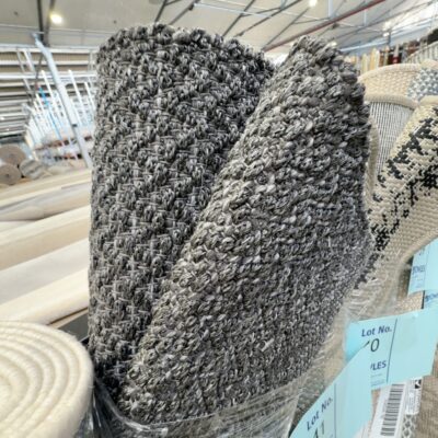 EX DISPLAY RUG - SOLD AS IS, APPROXIMATE SIZE 150 - 160CM WIDE X 210 - 230CM LONG EX DISPLAY RUG - SOLD AS IS, APPROXIMATE SIZE 150 - 160CM WIDE X 210 - 230CM LONG