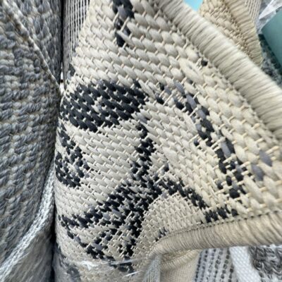 EX DISPLAY RUG - SOLD AS IS, APPROXIMATE SIZE 150 - 160CM WIDE X 210 - 230CM LONG EX DISPLAY RUG - SOLD AS IS, APPROXIMATE SIZE 150 - 160CM WIDE X 210 - 230CM LONG