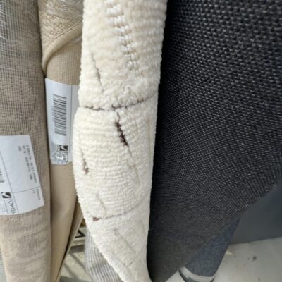 EX DISPLAY RUG - SOLD AS IS, APPROXIMATE SIZE 150 - 160CM WIDE X 210 - 230CM LONG EX DISPLAY RUG - SOLD AS IS, APPROXIMATE SIZE 150 - 160CM WIDE X 210 - 230CM LONG