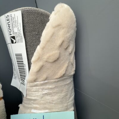 EX DISPLAY RUG - SOLD AS IS, APPROXIMATE SIZE 150 - 160CM WIDE X 210 - 230CM LONG EX DISPLAY RUG - SOLD AS IS, APPROXIMATE SIZE 150 - 160CM WIDE X 210 - 230CM LONG