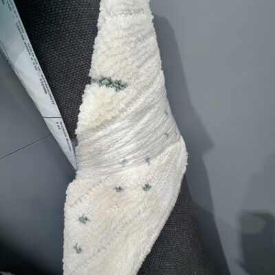 EX DISPLAY RUG - SOLD AS IS, APPROXIMATE SIZE 150 - 160CM WIDE X 210 - 230CM LONG EX DISPLAY RUG - SOLD AS IS, APPROXIMATE SIZE 150 - 160CM WIDE X 210 - 230CM LONG