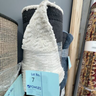 EX DISPLAY RUG - SOLD AS IS, APPROXIMATE SIZE 150 - 160CM WIDE X 210 - 230MM LONG EX DISPLAY RUG - SOLD AS IS, APPROXIMATE SIZE 150 - 160CM WIDE X 210 - 230MM LONG