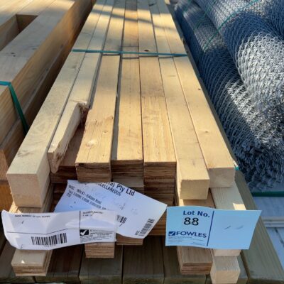 MISC BUNDLE OF LVL BEAMS