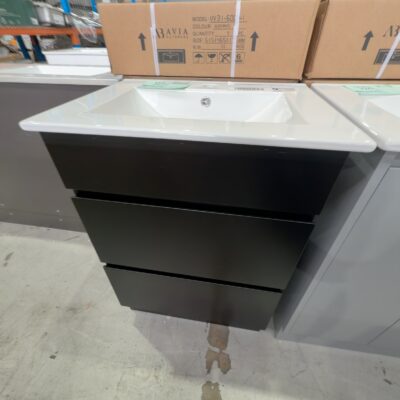 NEW 600MM MATTE BLACK VANITY WITH CERAMIC TOP CORE600WBM & UV31-600H