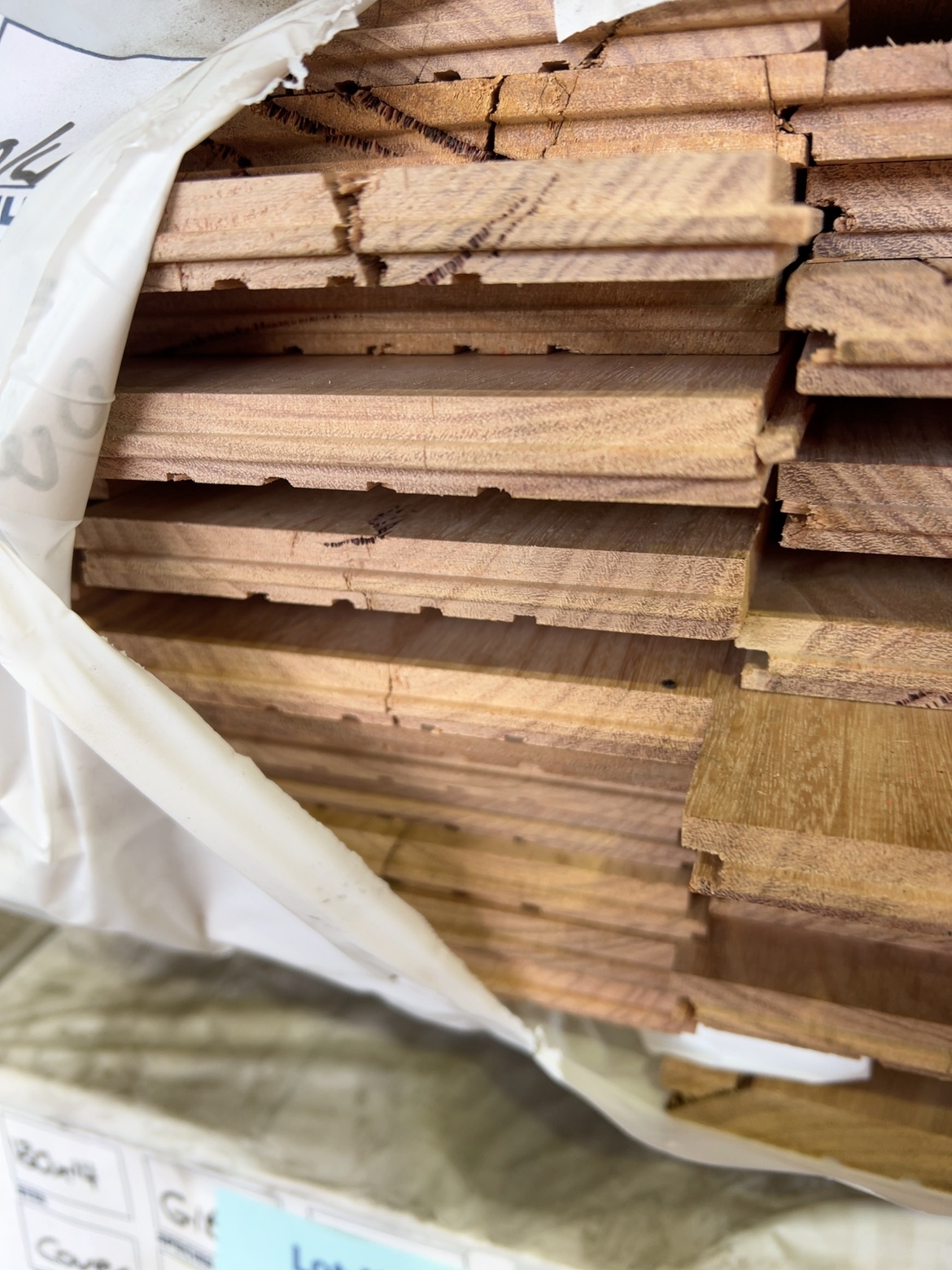 130X14 NEW ENGLAND BLACKBUTT COVER GRADE OVERLAY FLOORING 130X14 NEW ENGLAND BLACKBUTT COVER GRADE OVERLAY FLOORING