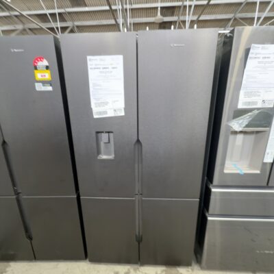 WESTINGHOUSE WQE5660BA MATTE BLACK 564LITRE FRENCH DOOR FRIDGE WITH WATER - NON PLUMBED, MULTI FLOW AIRFLOW SYSTEM, SPILLSAFE SHELVES, FLEXIBLE STORAGE 12 MONTH WARRANTY