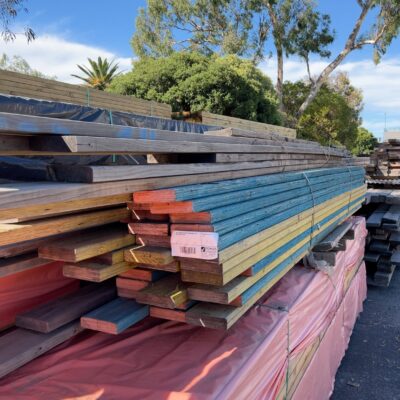 LARGE BUNDLE OF ASST'D WEATHERED LVL'S AND TIMBER BEAMS