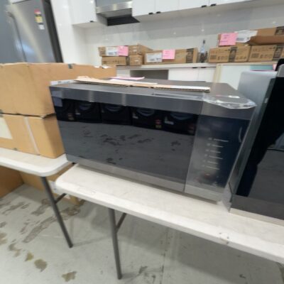 CARTON DAMAGE STOCK- NEW SAMSUNG DARK S/STEEL MICROWAVE MS40DG5505AG, WITH 12 MONTH WARRANTY