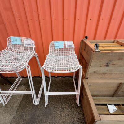 EX STAGING - WHITE METAL BARSTOOL, SOLD AS IS EX STAGING - WHITE METAL BARSTOOL, SOLD AS IS