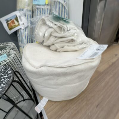 EX STAGING - LOT OF ROUND SOFT OTTOMANS - ONE DISPLAY & COVERS ONLY SOLD AS IS EX STAGING - LOT OF ROUND SOFT OTTOMANS - ONE DISPLAY & COVERS ONLY SOLD AS IS