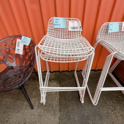 EX STAGING - WHITE METAL OUTDOOR BAR STOOL, SOLD AS IS EX STAGING - WHITE METAL OUTDOOR BAR STOOL, SOLD AS IS