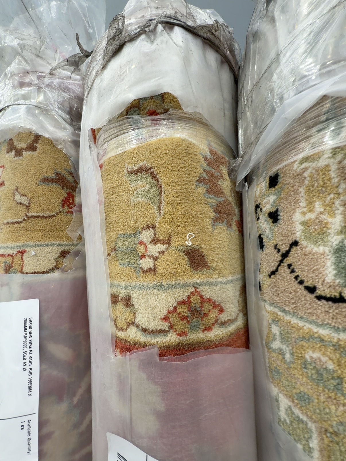 BRAND NEW PURE NZ WOOL RUG 1900MM X 2800MM RRP$999, SOLD AS IS BRAND NEW PURE NZ WOOL RUG 1900MM X 2800MM RRP$999, SOLD AS IS