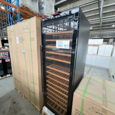 BRAND NEW SMART OUTDOOR LIVING, DUAL ZONE FREESTANDING WINE FRIDGE, SMAWC168DN, WITH ACTIVE CARBON FILTER WITH TRIPLE VENTILATION SYSTEM, UV COATED DOOR, LOCKABLE, 7 WOOD SHELVES IN ZONE 1, 3 SHELVES & STORAGE BASKET ZONE 2, DIGITAL TEMP DISPLAY, ANTI VIBRATION SYSTEM, RRP$3048 WITH 12 MONTH WARRANTY