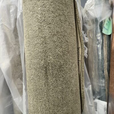 HIGH END RUG SAMPLES - DARK GREEN - APPROX SIZE 2000MM X 2900MM RRP$1199 HIGH END RUG SAMPLES - DARK GREEN - APPROX SIZE 2000MM X 2900MM RRP$1199