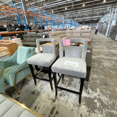 EX STAGING - GREY VELVET BAR CHAIR, WITH STUD DETAIL, SOLD AS IS EX STAGING - GREY VELVET BAR CHAIR, WITH STUD DETAIL, SOLD AS IS