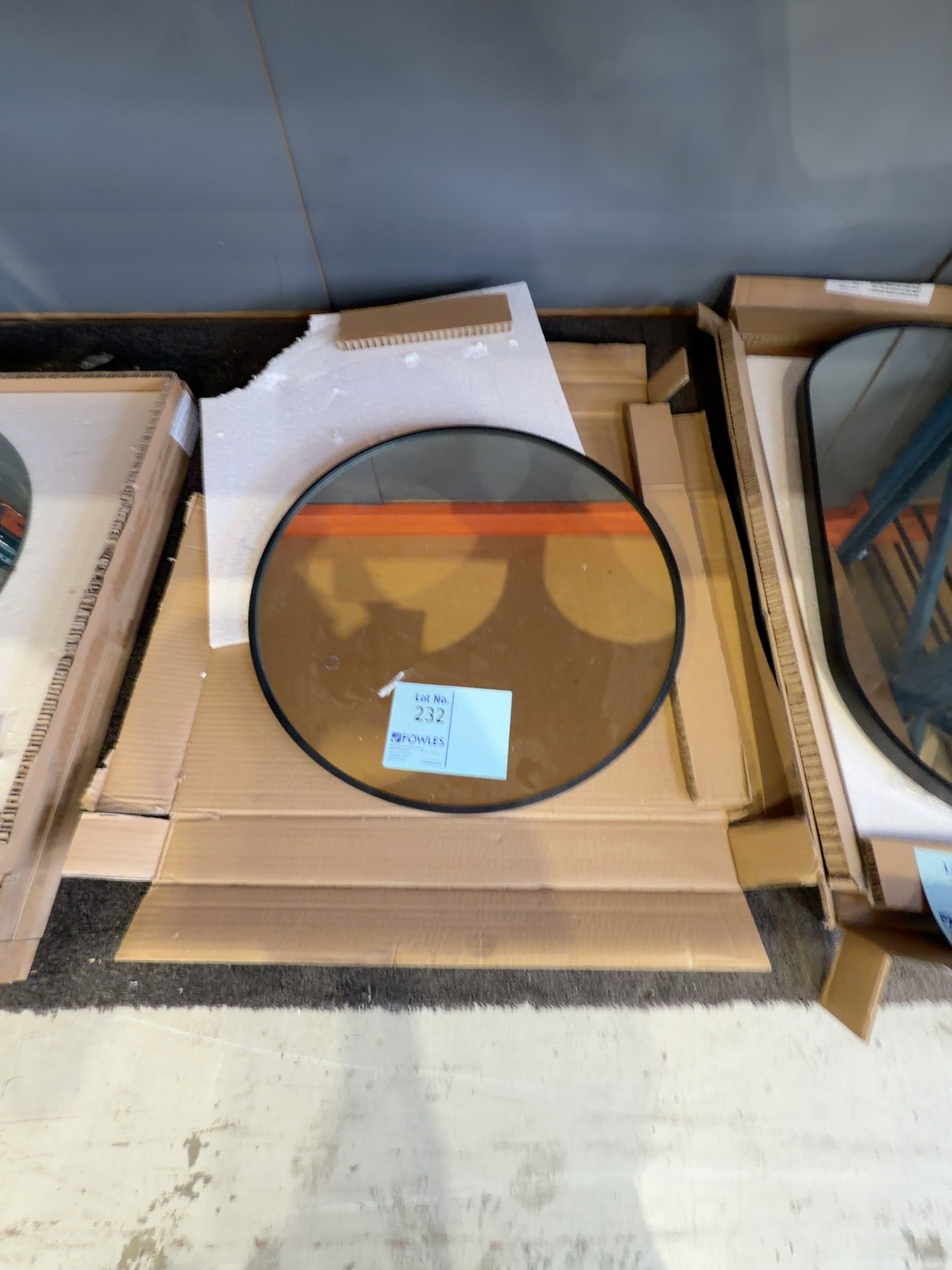 NEW ROUND 600MM MIRROR, BACKLIT LED LIGHTING, TOUCH SENSOR, MATTE BLACK FRAME, ADJUSTABLE LIGHT TEMPERATURE CR60-MB NEW ROUND 600MM MIRROR, BACKLIT LED LIGHTING, TOUCH SENSOR, MATTE BLACK FRAME, ADJUSTABLE LIGHT TEMPERATURE CR60-MB