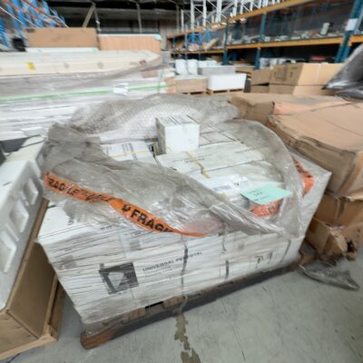 PALLET OF UNIVERSAL PEDESTALS