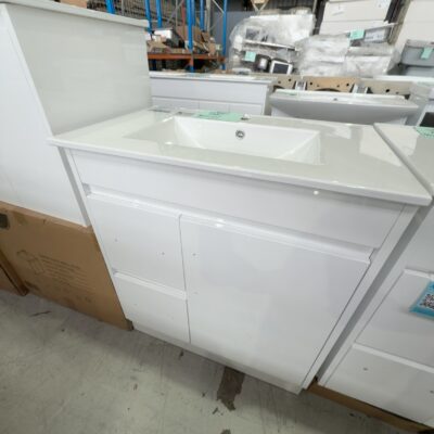 NEW 750MM WHITE FLOOR VANITY, WITH DRAWERS LEFT HAND, WITH WHITE CERAMIC TOP, SK31-750WL & UV31-750 NEW 750MM WHITE FLOOR VANITY, WITH DRAWERS LEFT HAND, WITH WHITE CERAMIC TOP, SK31-750WL & UV31-750