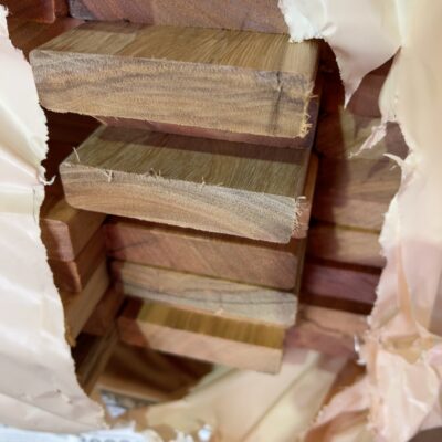 86X19 SPOTTED GUM FEATURE GRADE DECKING- (PACK CONSISTS OF RANDOM SHORT LENGTHS) 86X19 SPOTTED GUM FEATURE GRADE DECKING- (PACK CONSISTS OF RANDOM SHORT LENGTHS)