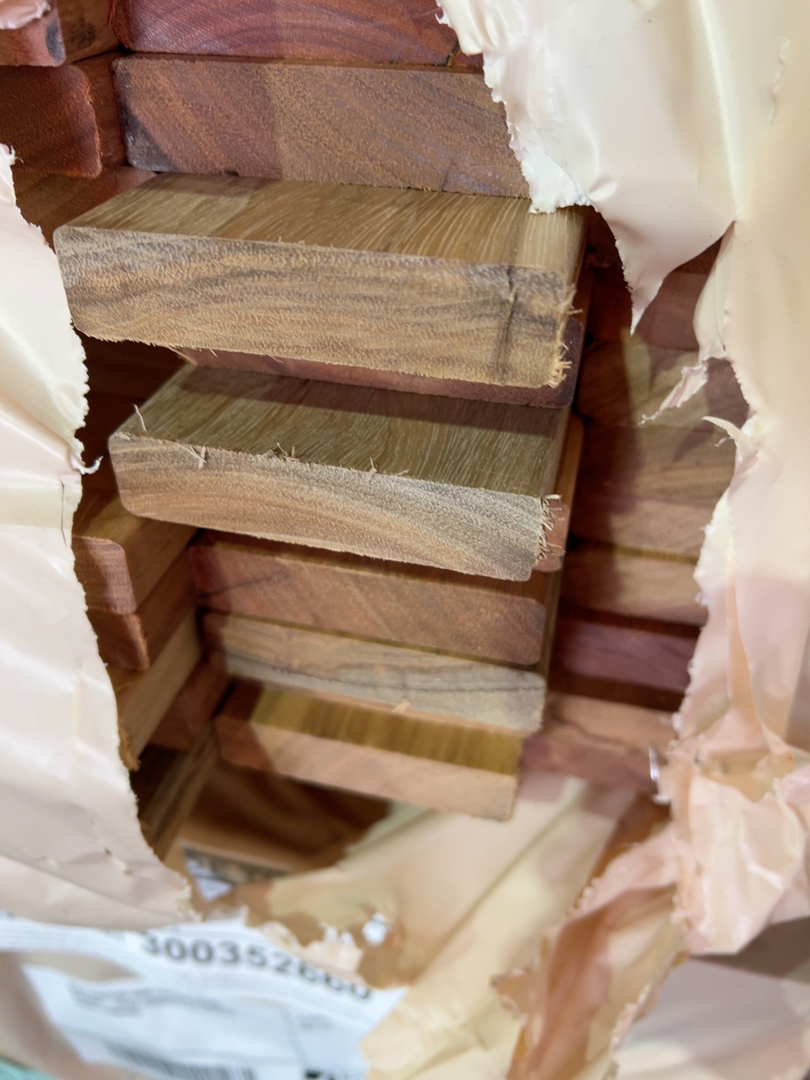 86X19 SPOTTED GUM FEATURE GRADE DECKING- (PACK CONSISTS OF RANDOM SHORT LENGTHS) 86X19 SPOTTED GUM FEATURE GRADE DECKING- (PACK CONSISTS OF RANDOM SHORT LENGTHS)