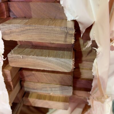 86X19 SPOTTED GUM FEATURE GRADE DECKING- (PACK CONSISTS OF RANDOM SHORT LENGTHS) 86X19 SPOTTED GUM FEATURE GRADE DECKING- (PACK CONSISTS OF RANDOM SHORT LENGTHS)