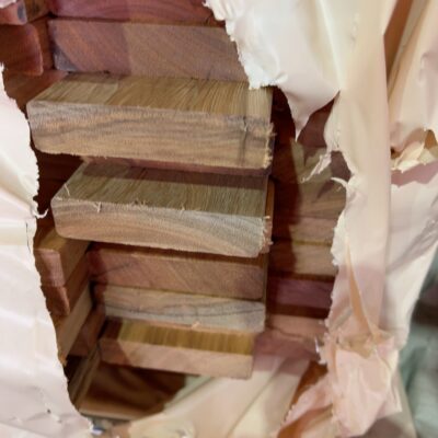 86X19 SPOTTED GUM FEATURE GRADE DECKING- (PACK CONSISTS OF RANDOM SHORT LENGTHS) 86X19 SPOTTED GUM FEATURE GRADE DECKING- (PACK CONSISTS OF RANDOM SHORT LENGTHS)