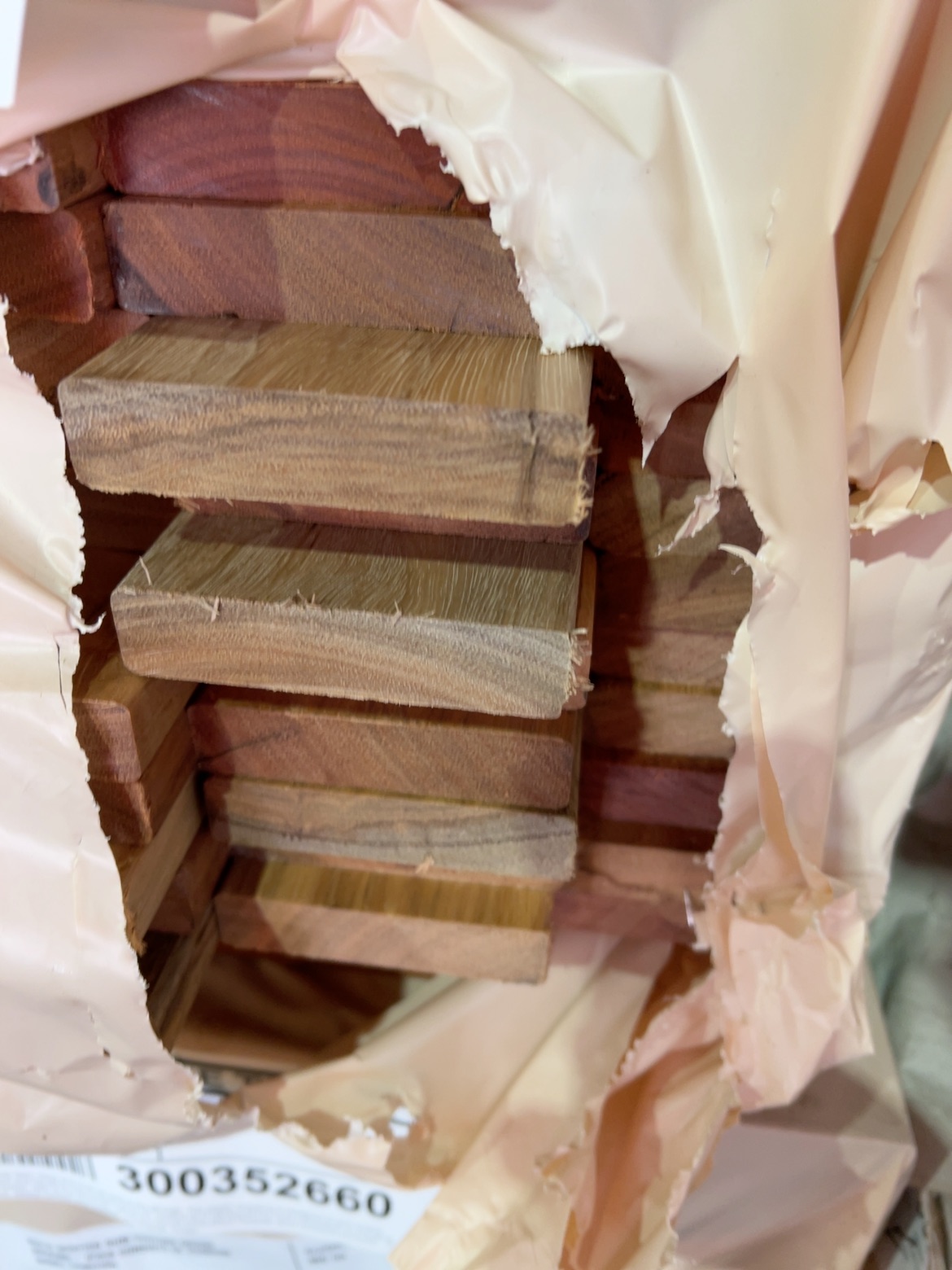 86X19 SPOTTED GUM FEATURE GRADE DECKING- (PACK CONSISTS OF RANDOM SHORT LENGTHS) 86X19 SPOTTED GUM FEATURE GRADE DECKING- (PACK CONSISTS OF RANDOM SHORT LENGTHS)