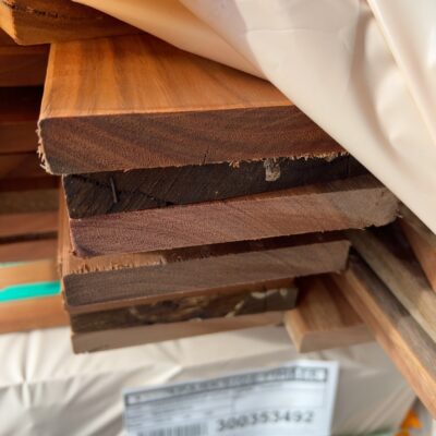 135X19 SPOTTED GUM FEATURE GRADE DECKING- (PACK CONSISTS OF RANDOM SHORT LENGTHS)