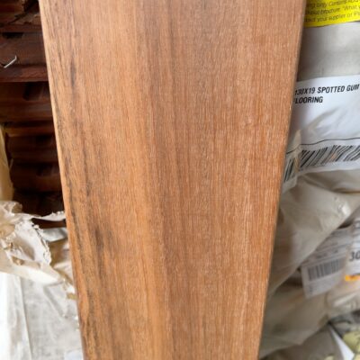 135X19 SPOTTED GUM FEATURE GRADE DECKING- (PACK CONSISTS OF RANDOM SHORT LENGTHS)
