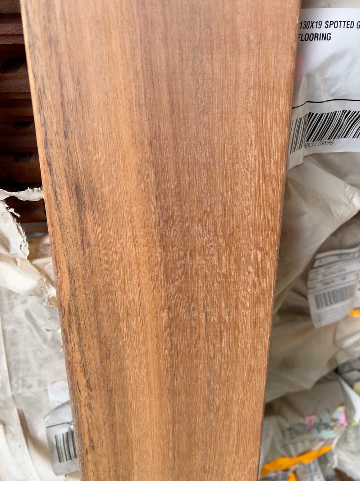 135X19 SPOTTED GUM FEATURE GRADE DECKING- (PACK CONSISTS OF RANDOM SHORT LENGTHS) 135X19 SPOTTED GUM FEATURE GRADE DECKING- (PACK CONSISTS OF RANDOM SHORT LENGTHS)