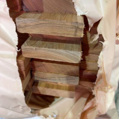 86X19 SPOTTED GUM FEATURE GRADE DECKING- (PACK CONSISTS OF RANDOM SHORT LENGTHS) 86X19 SPOTTED GUM FEATURE GRADE DECKING- (PACK CONSISTS OF RANDOM SHORT LENGTHS)