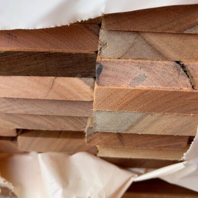 86X19 SPOTTED GUM FEATURE GRADE DECKING- (PACK CONSISTS OF RANDOM SHORT LENGTHS)