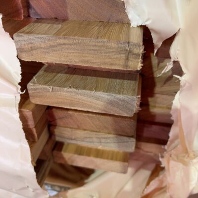 86X19 SPOTTED GUM FEATURE GRADE DECKING- (PACK CONSISTS OF RANDOM SHORT LENGTHS) 86X19 SPOTTED GUM FEATURE GRADE DECKING- (PACK CONSISTS OF RANDOM SHORT LENGTHS)