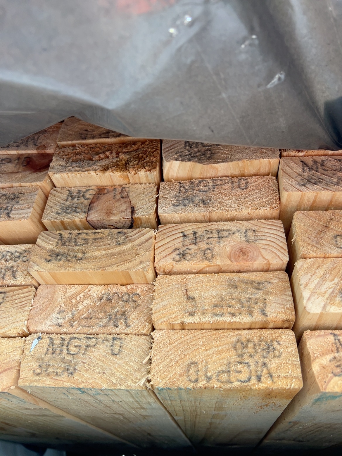 90X35 MGP10 PINE-72/3.6 90X35 MGP10 PINE-72/3.6