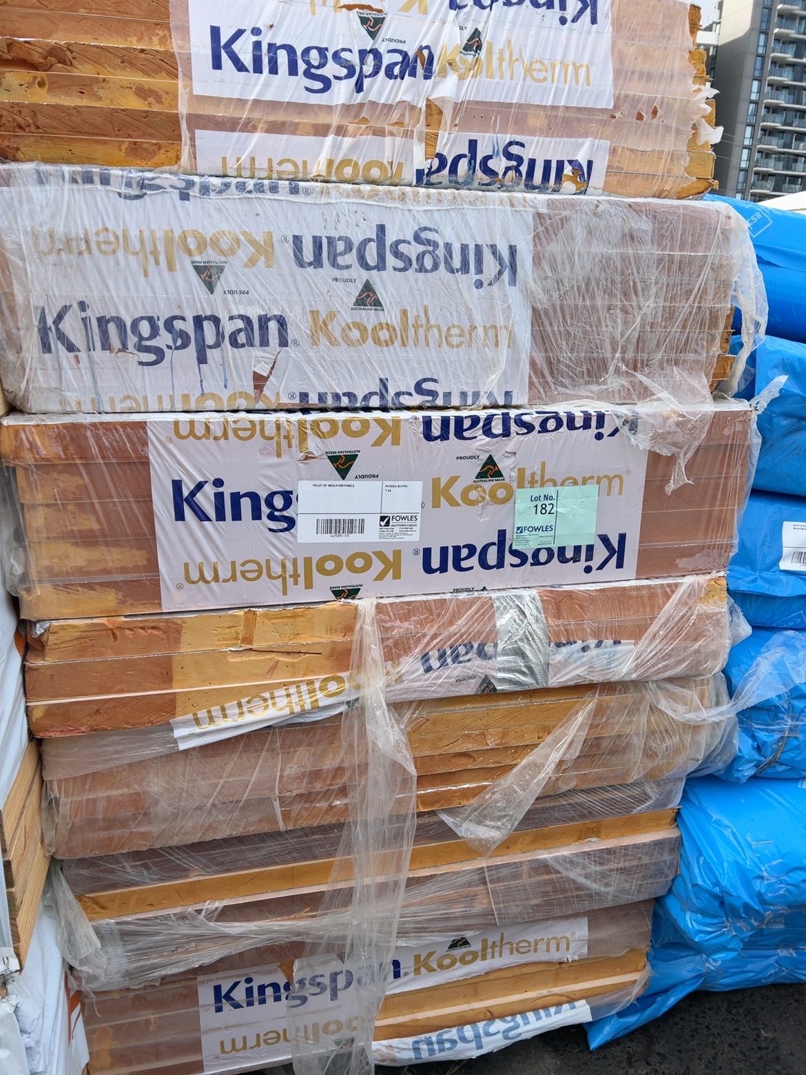 PALLET OF INSULATION PANELS PALLET OF INSULATION PANELS