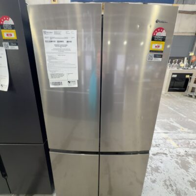 WESTINGHOUSE WQE5400SD S/STEEL QUAD DOOR FRIDGE, 547 LITRE, 896MM WIDE, SLEEK DESIGN, INTEGRATED HANDLES, ADJUSTABLE INTERIOR, FULL WIDTH CRISPERS, DOOR ALARM, 12 MONTH WARRANTY