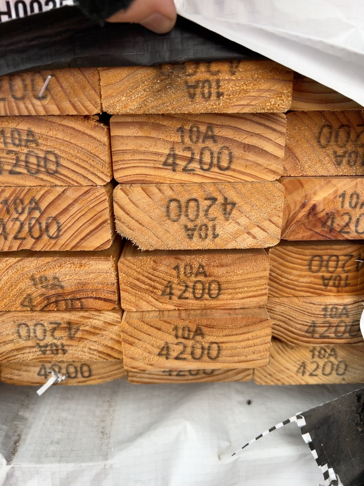 90X35 L3 MGP10 TREATED PINE-72/4.2 (THIS PACK IS AGED STOCK AND SOLD AS IS) 90X35 L3 MGP10 TREATED PINE-72/4.2 (THIS PACK IS AGED STOCK AND SOLD AS IS)