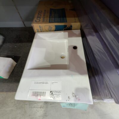NEW CAROMA LIANO NEXUS 600, 1TH, RHS WALL BASIN, 665315W 12 MONTH WARRANTY