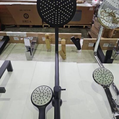EX SHOWROOM DISPLAY BOARD - MATTE BLACK SHOWER RAIL SHW32MB EX SHOWROOM DISPLAY BOARD - MATTE BLACK SHOWER RAIL SHW32MB