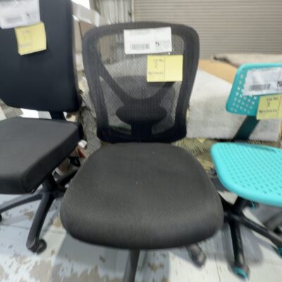 SAMPLE - BLACK HEAVY DUTY ERGONOMIC OFFICE CHAIR,  ADJUSTABLE TILT & HEIGHT, WEIGHT 160KG RRP$269, SOLD AS IS