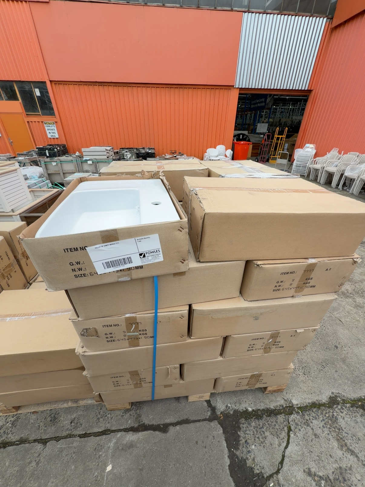 PALLET OF VANITY BOWLS 7777 PALLET OF VANITY BOWLS 7777