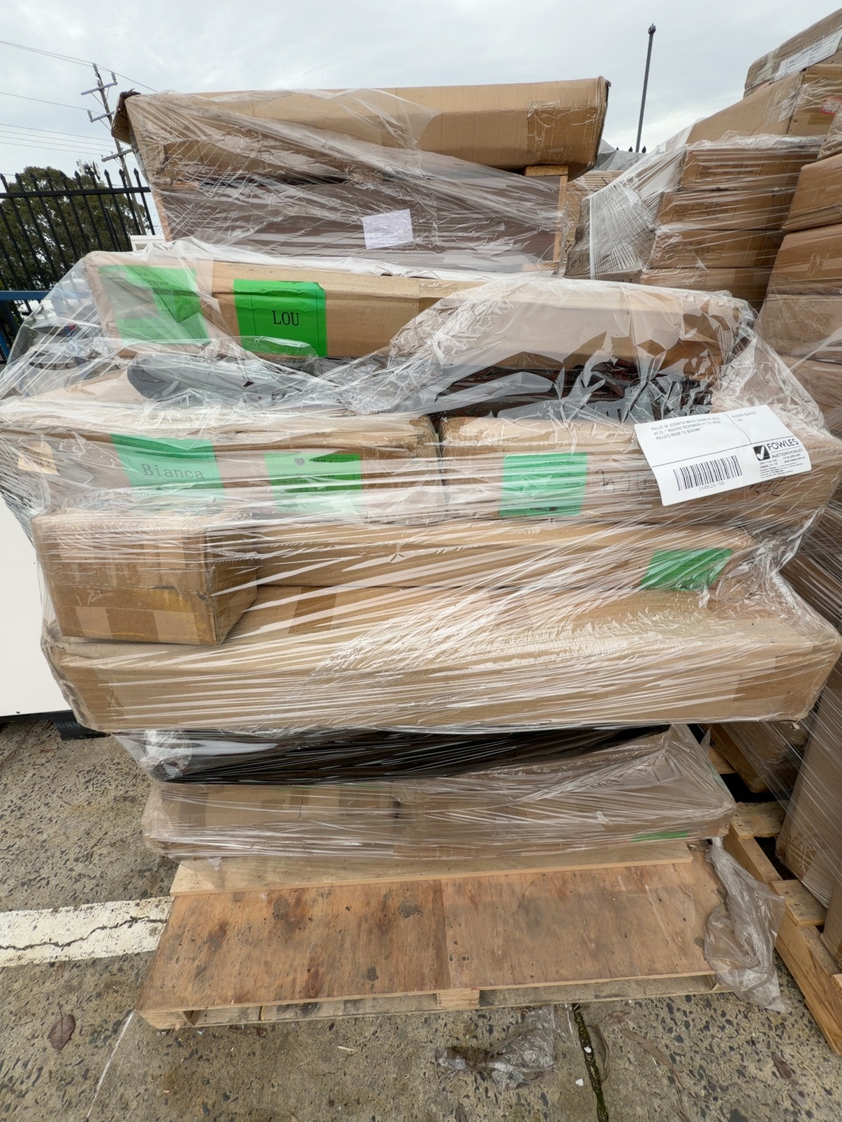 PALLET OF ASSORTED MIXED CABINETRY SOLD AS IS, **BIDDERS RESPONSIBILITY TO CHECK PALLETS PRIOR TO BIDDING** PALLET OF ASSORTED MIXED CABINETRY SOLD AS IS, **BIDDERS RESPONSIBILITY TO CHECK PALLETS PRIOR TO BIDDING**