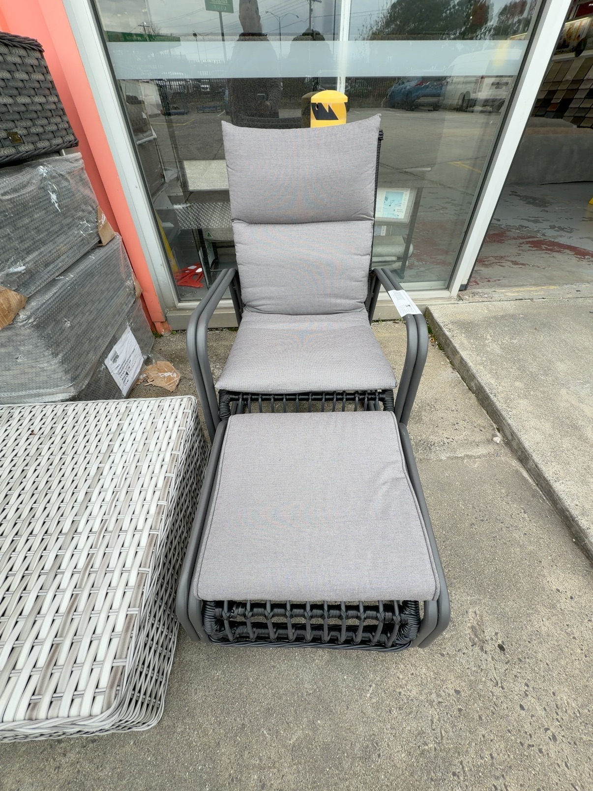 EX DISPLAY OUTDOOR CHAIR WITH OTTOMAN, RRP$450 EX DISPLAY OUTDOOR CHAIR WITH OTTOMAN, RRP$450