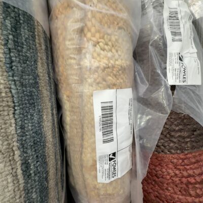HIGH END RUG SAMPLES - APPROX SIZE 2000MM X 2900MM RRP$1199 HIGH END RUG SAMPLES - APPROX SIZE 2000MM X 2900MM RRP$1199