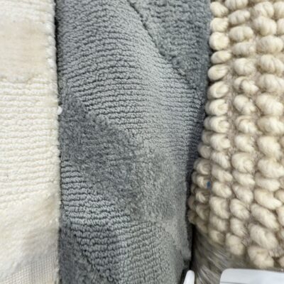EX DISPLAY RUG - APPROX SIZE 150CM - 160CM WIDE X 210CM - 230CM LONG