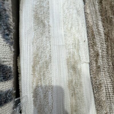 EX DISPLAY RUG - APPROX SIZE 150CM - 160CM WIDE X 210CM - 230CM LONG