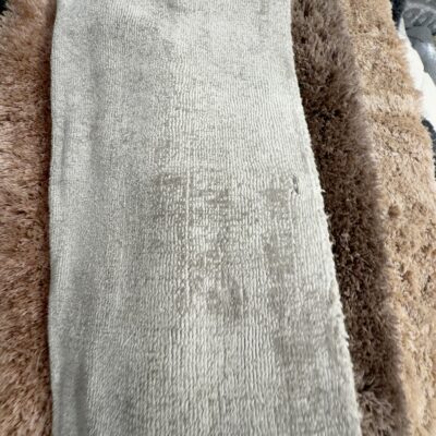 EX DISPLAY RUG - APPROX SIZE 150CM - 160CM WIDE X 210CM - 230CM LONG